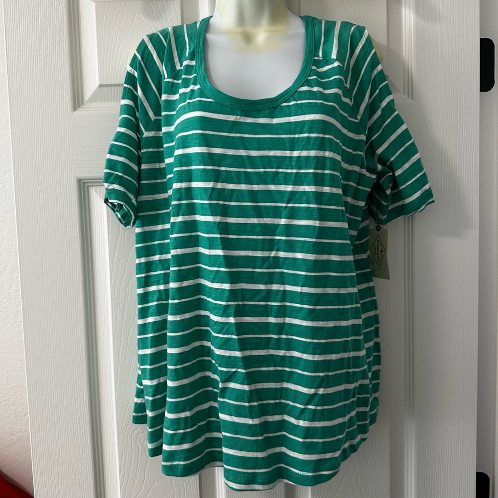 NWT Green stripe St John’s Bay cold shoulder top size petite XL